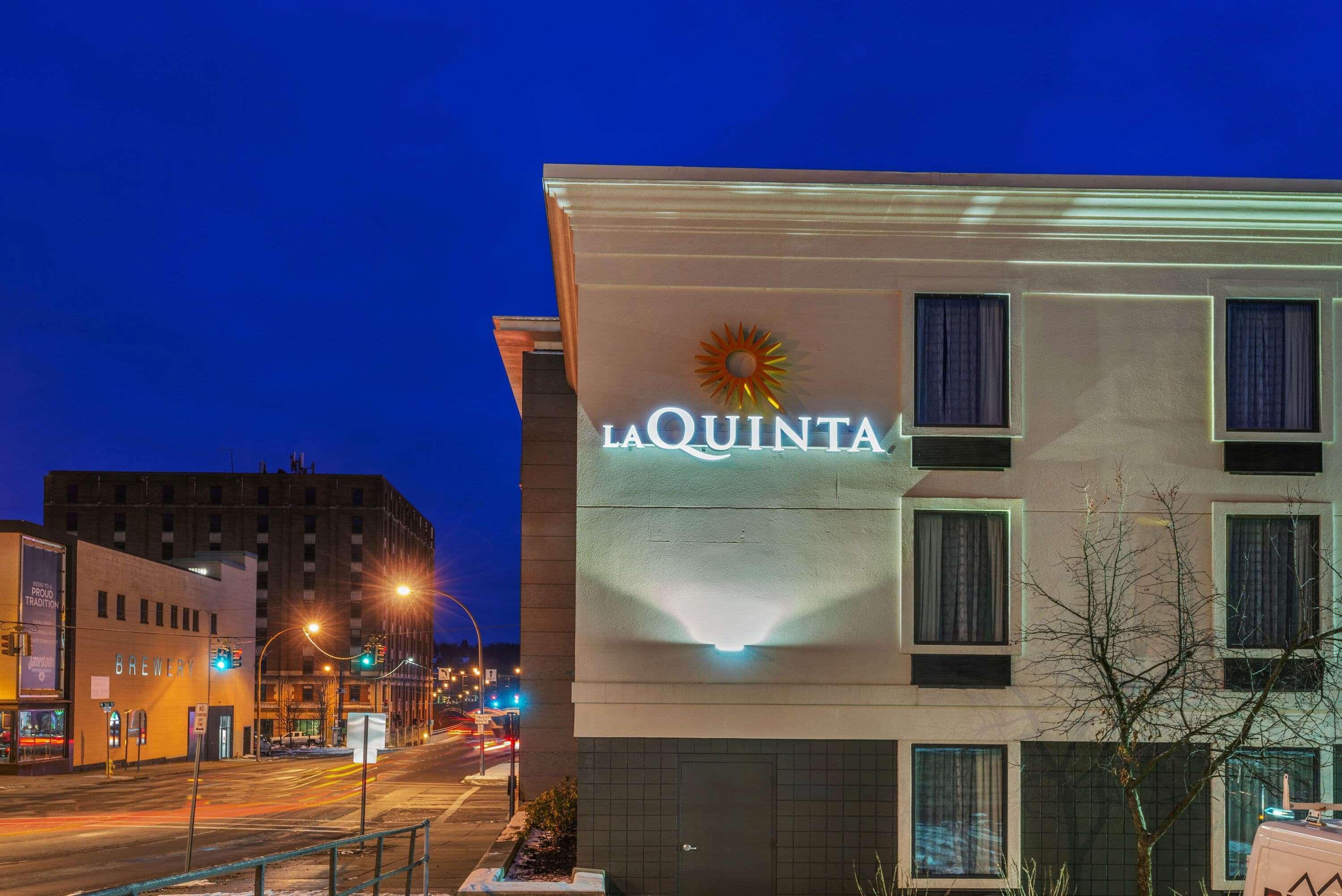 La Quinta By Wyndham Jamestown Exterior foto